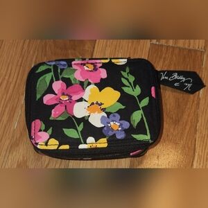VERA BRADLEY PILL HOLDER BOX LOOKS NEW INSIDE NICE SHAPE